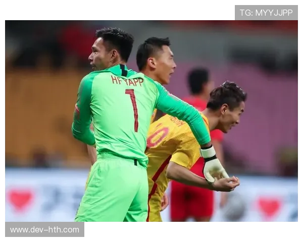 东亚杯中国男足胜中国香港队,连续三届赛事位列第三 东亚杯中国男足胜中国香港队,连续三届赛事位列第三